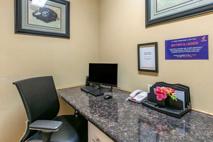 Business Center 48 of 51