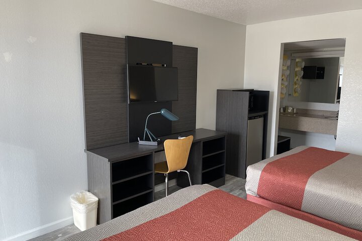 Room 34 of 72