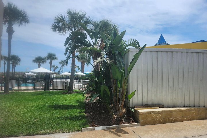 Seahorse Oceanfront Inn