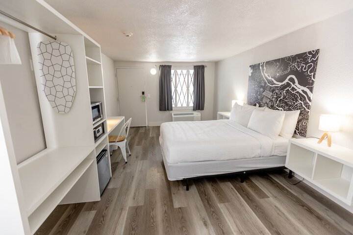 Room 29 of 48