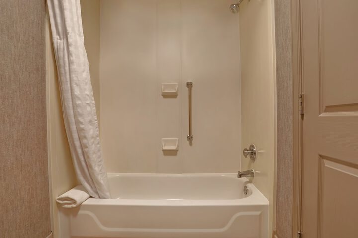 Room 15 of 24
