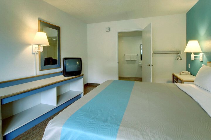 Room 21 of 29