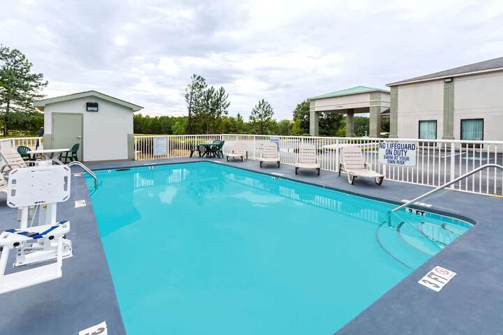 Pool 4 of 14