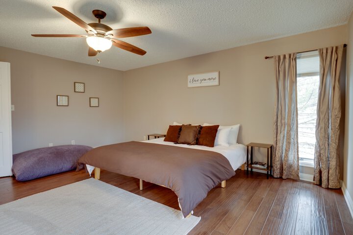Family Minnesota Vacation Rental w / Balcony