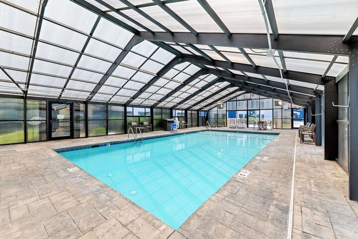 Pool 10 of 47