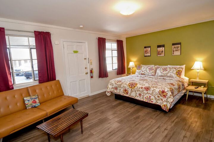 Room 46 of 62