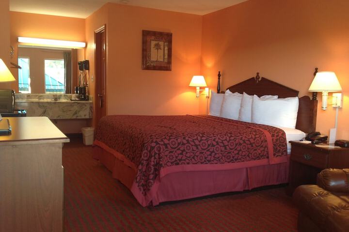 Room 25 of 36