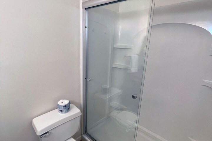 Room 18 of 104