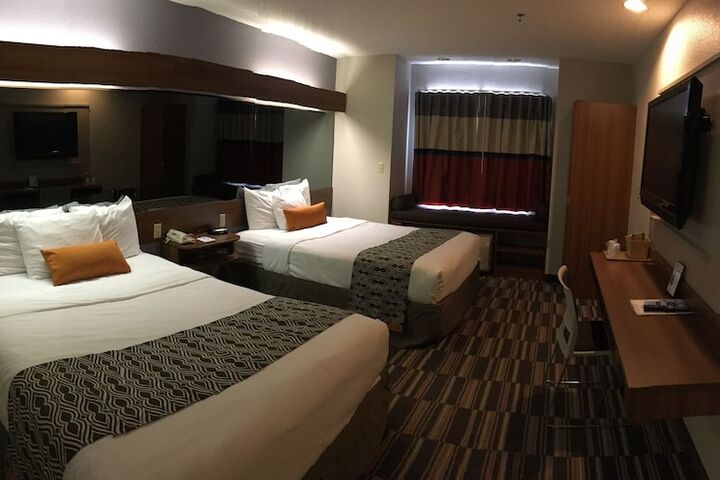 Room 11 of 21