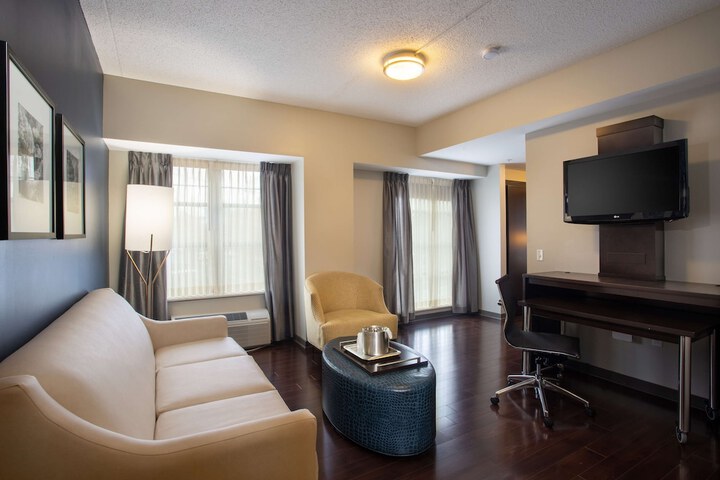 Room 5 of 38
