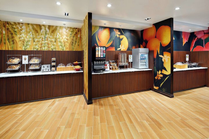 Fairfield Inn & Suite by Marriott Fresno Yosemite Intl Airport
