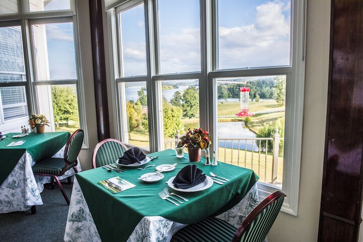 Whitestone Inn