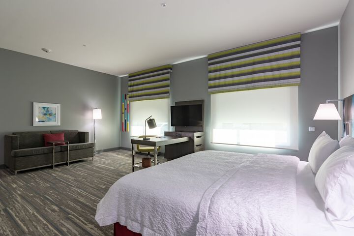 Room 34 of 77