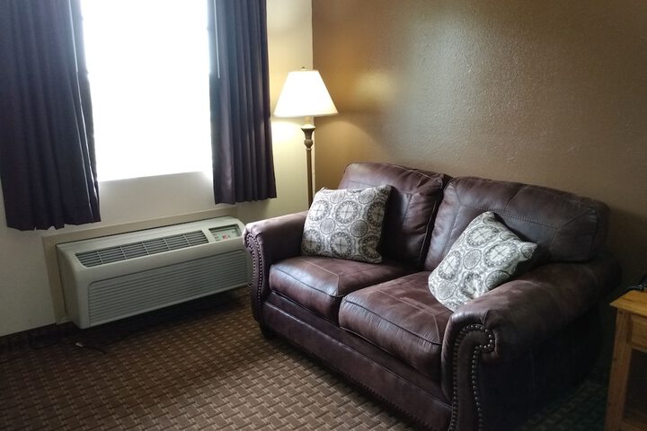 Room 27 of 34