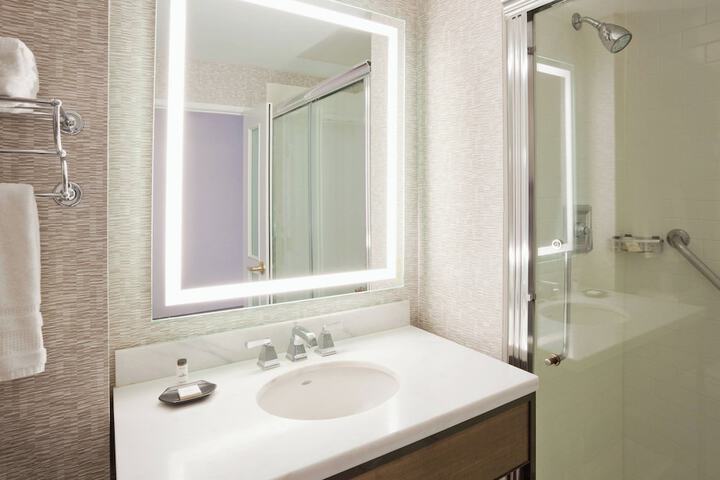 Sheraton St. Paul Woodbury Hotel