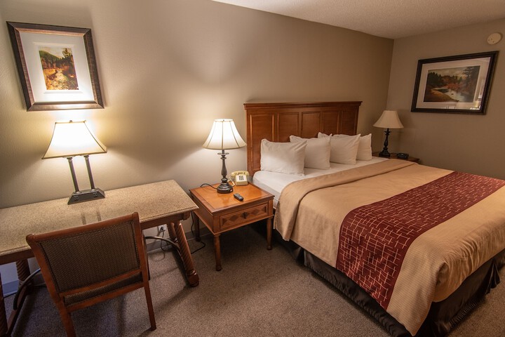 The Crow Peak Lodge