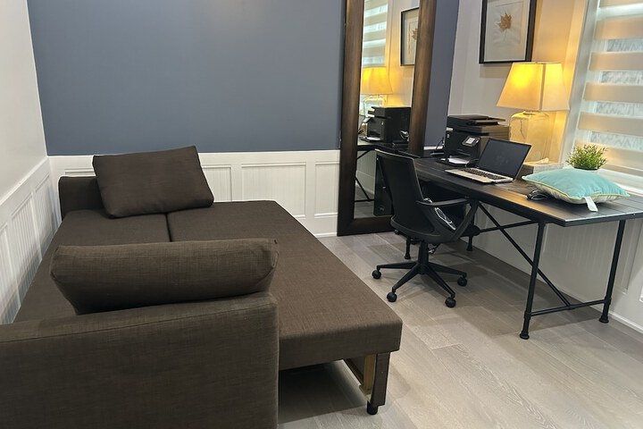 Luxury house with 3 bedrooms and 1 office