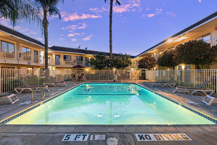 Pool 9 of 42
