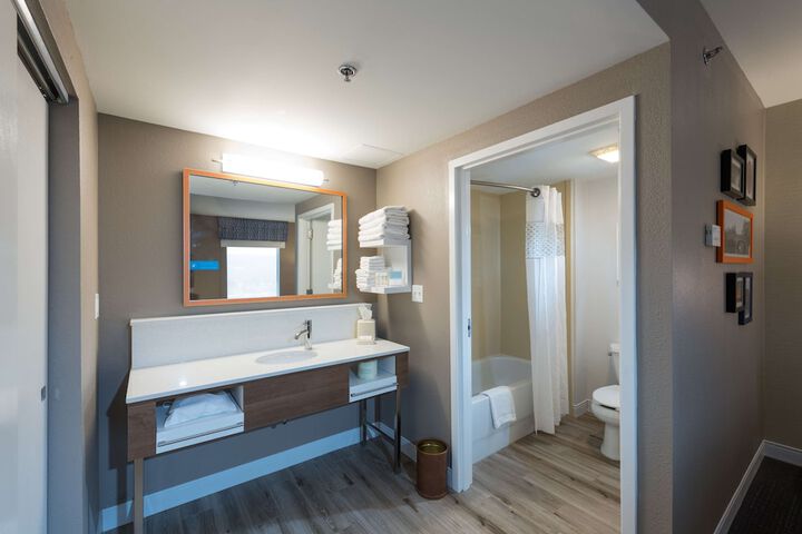 Room 20 of 28