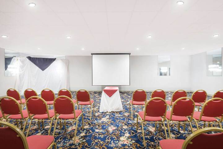 Ramada by Wyndham Watertown / Thousand Islands NY