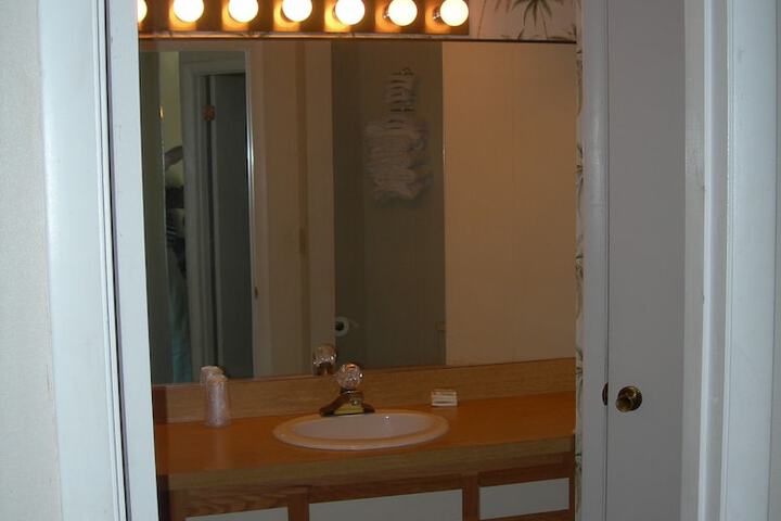Room 8 of 22