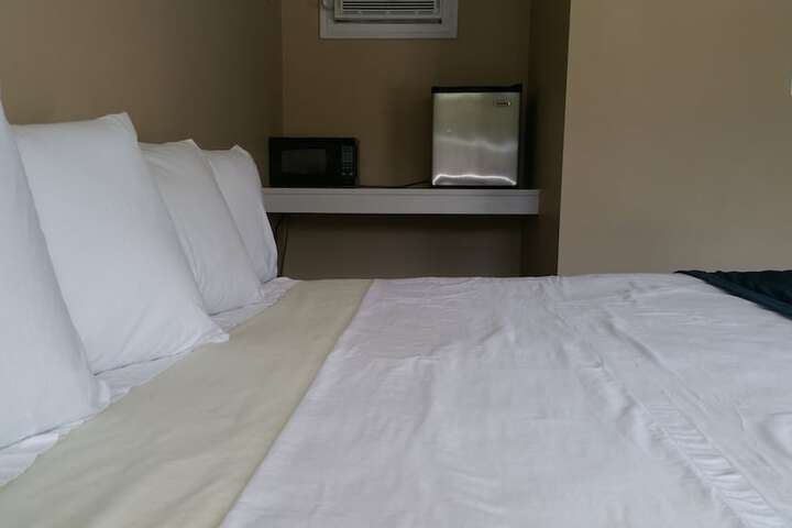 Room 14 of 16