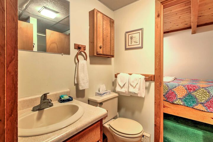 Cozy Bartlett Townhome 3 Mi to Attitash Mountain