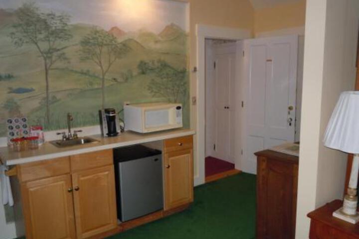 Fitch Hill Inn