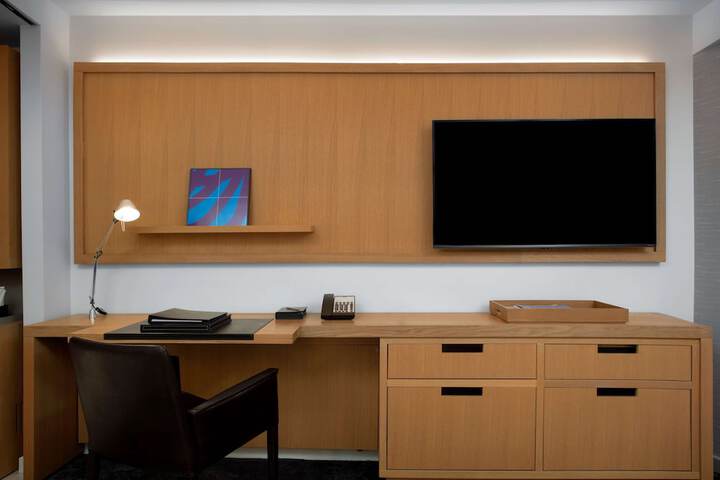 Room 42 of 111