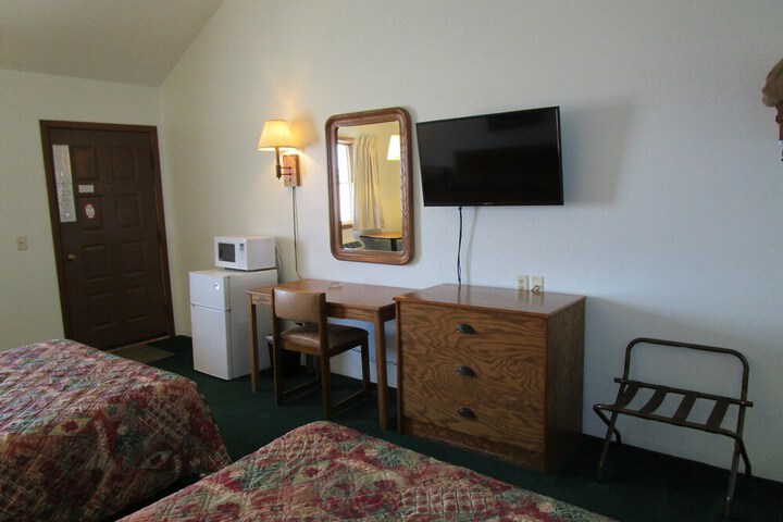 Room 8 of 32
