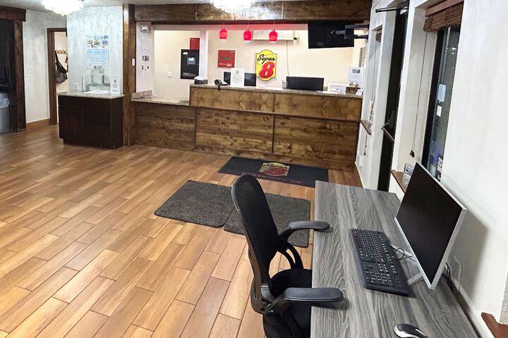 Business Center 29 of 29