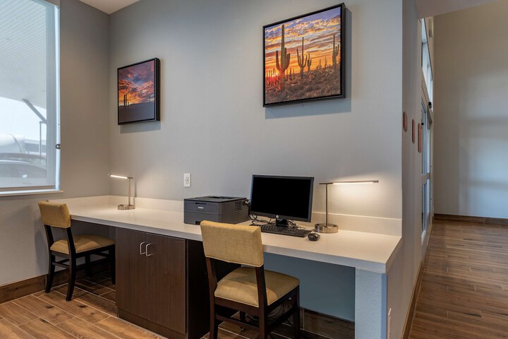 Business Center 29 of 29