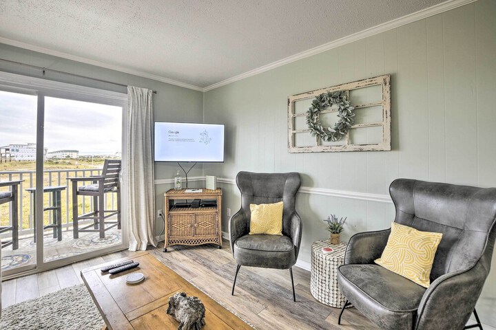 Cozy Ocean Isle Beach Condo Steps to the Beach!