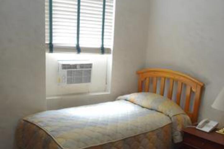 Room 17 of 18