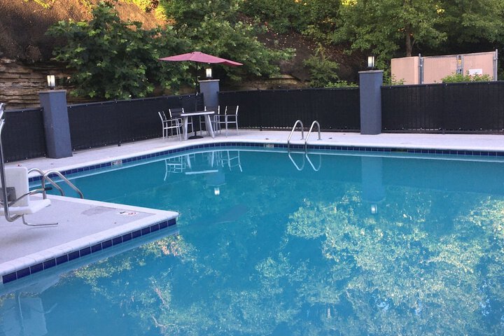 Pool 10 of 58