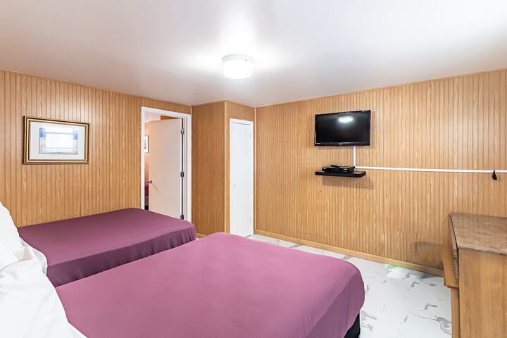 Room 43 of 61