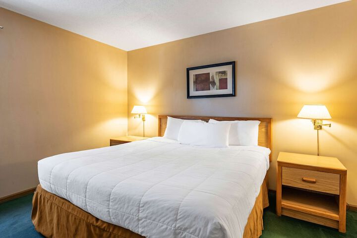 Room 12 of 37