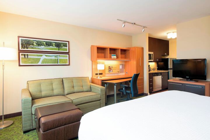 Room 13 of 34