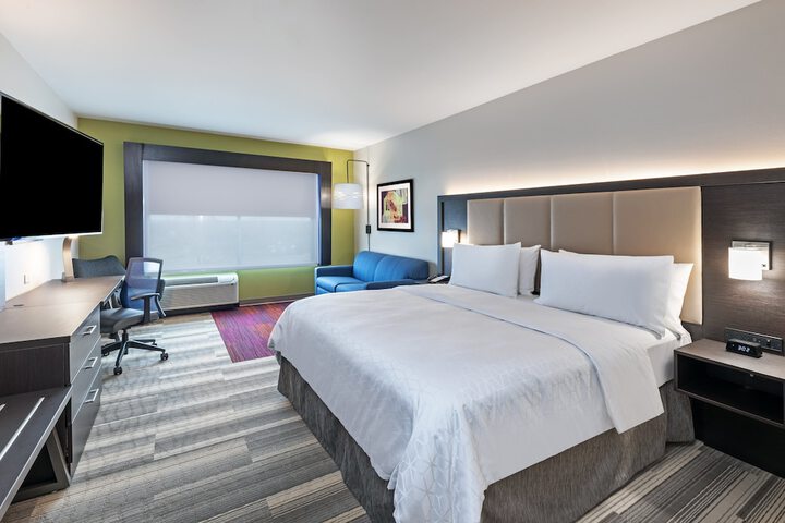 Room 17 of 35