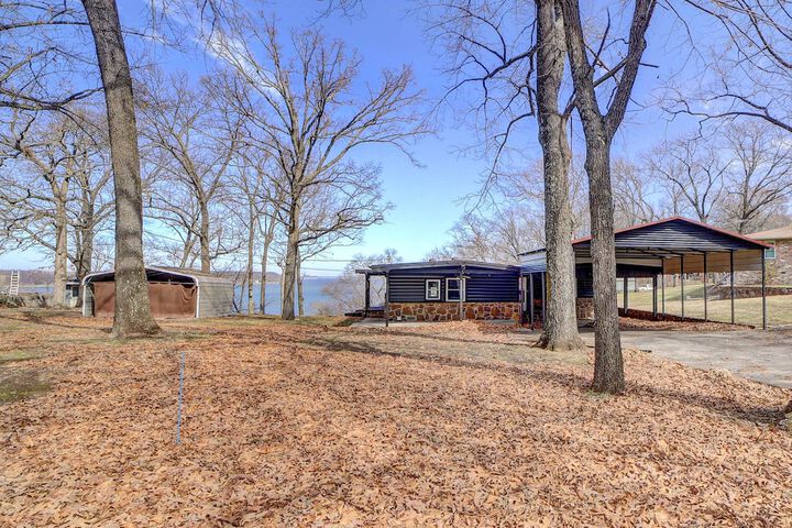 Lake Hudson Home w / Patio in Locust Grove