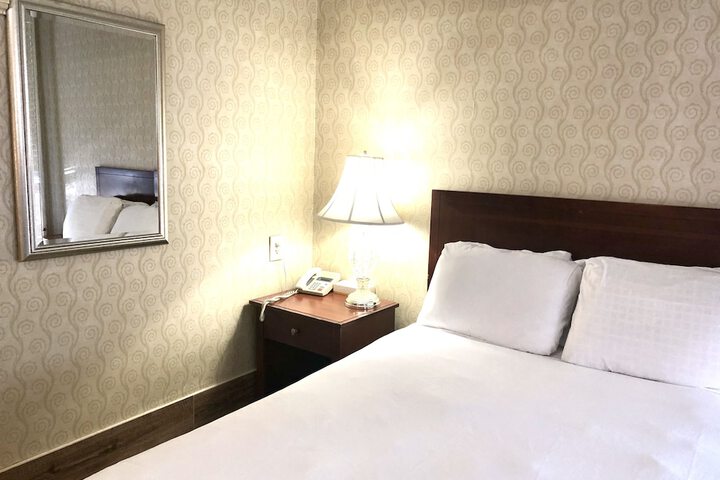 Room 18 of 20