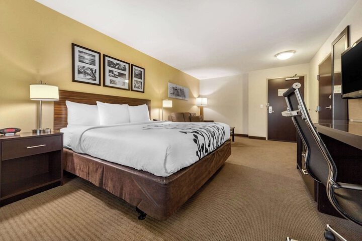 Room 26 of 48