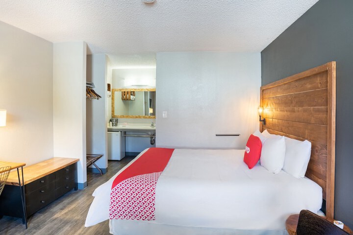 Room 16 of 60