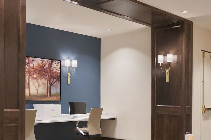 Business Center 58 of 60