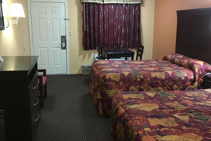 Room 13 of 17