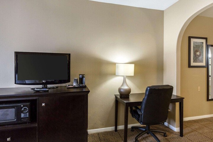 Room 28 of 58