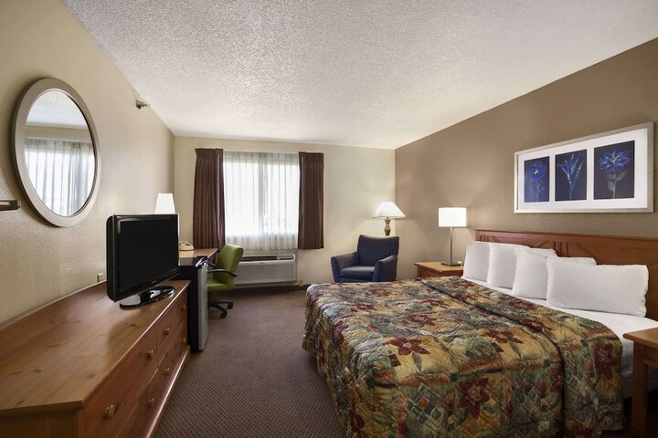 Room 8 of 21