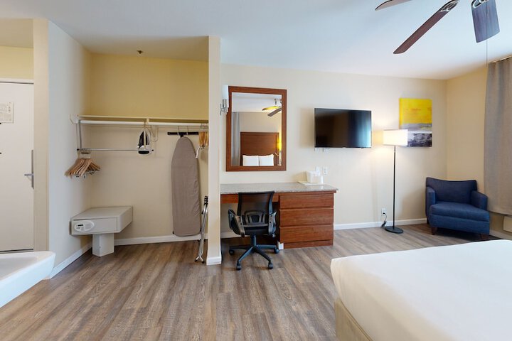 Room 34 of 49