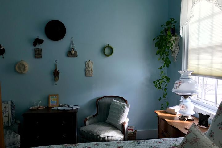Room 32 of 46