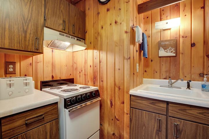 buckhorn - Slopeside Iron River Cabin w / Sauna